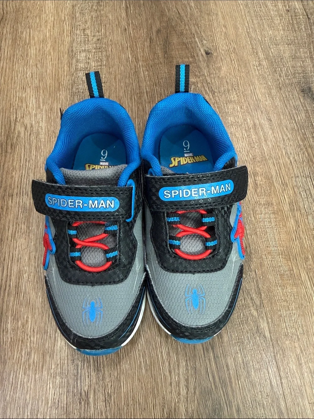 Spiderman Light Up Boys' Gray & Blue Athletic Sneakers